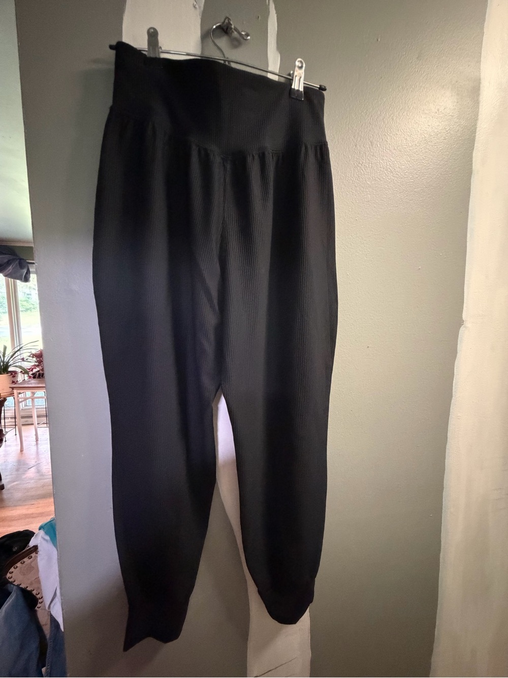 Old Navy Black High-Waist Ribbed Joggers